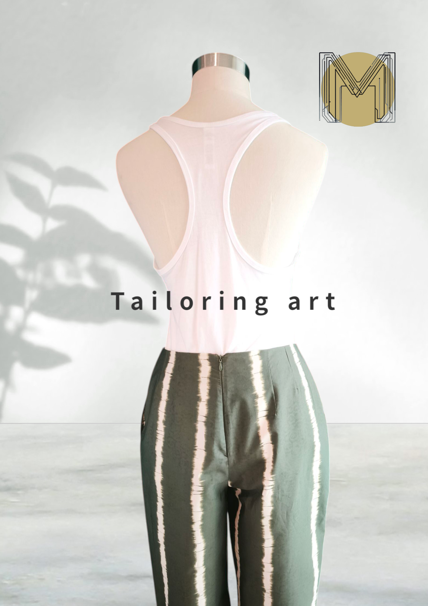 Pantalone con pieghe davanti