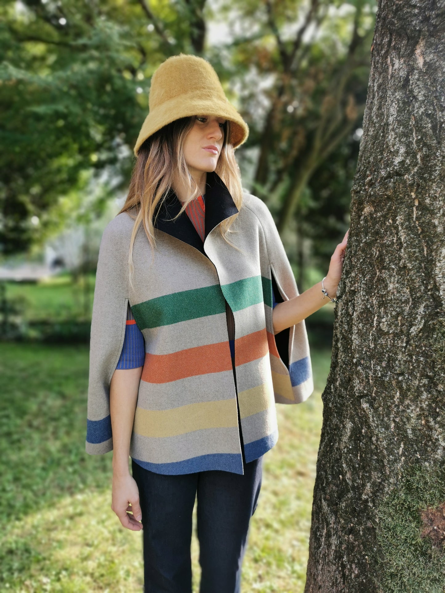 Cappa corta in lana PEZZO UNICO