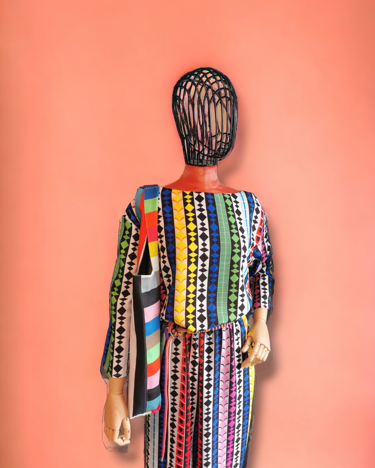 Tuta con elastico in vita