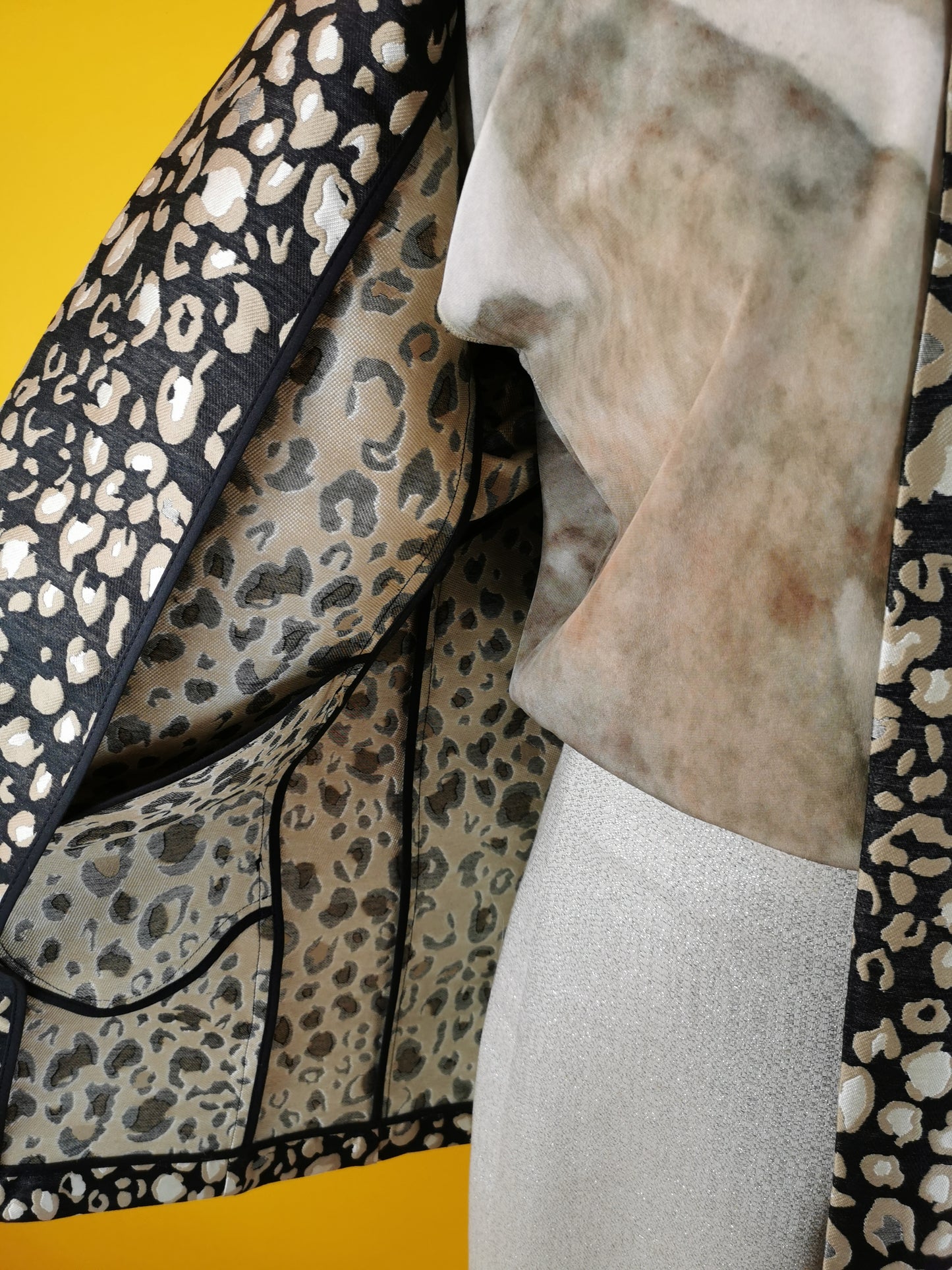 Soprabito tessuto maculato jaquard