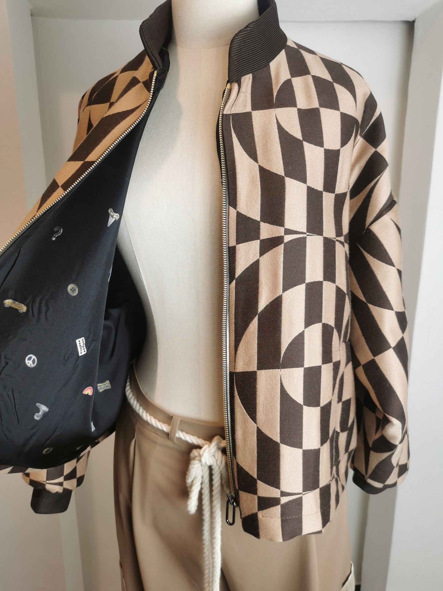 My BOMBER in cotone fantasia geometrica