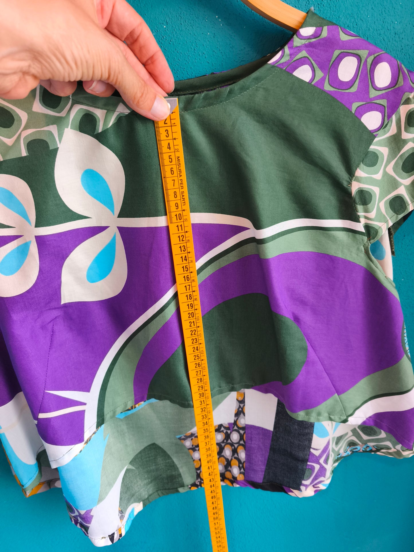 Blusa corta davanti lunga dietro in cotone fantasia