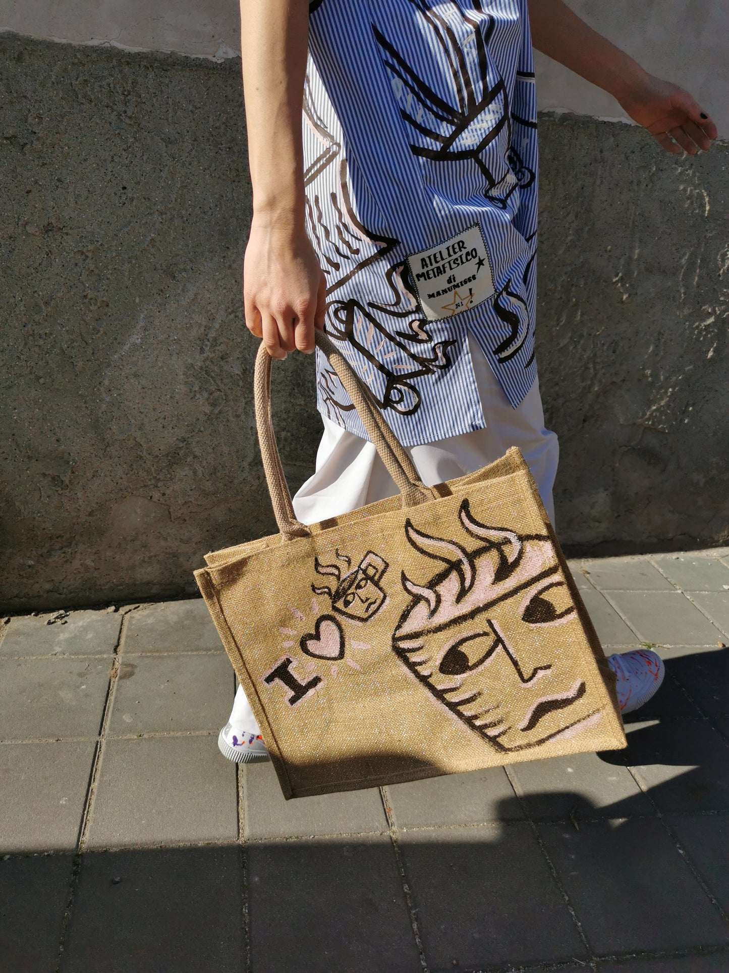 Shopper in Juta shimmer dipinta a mano