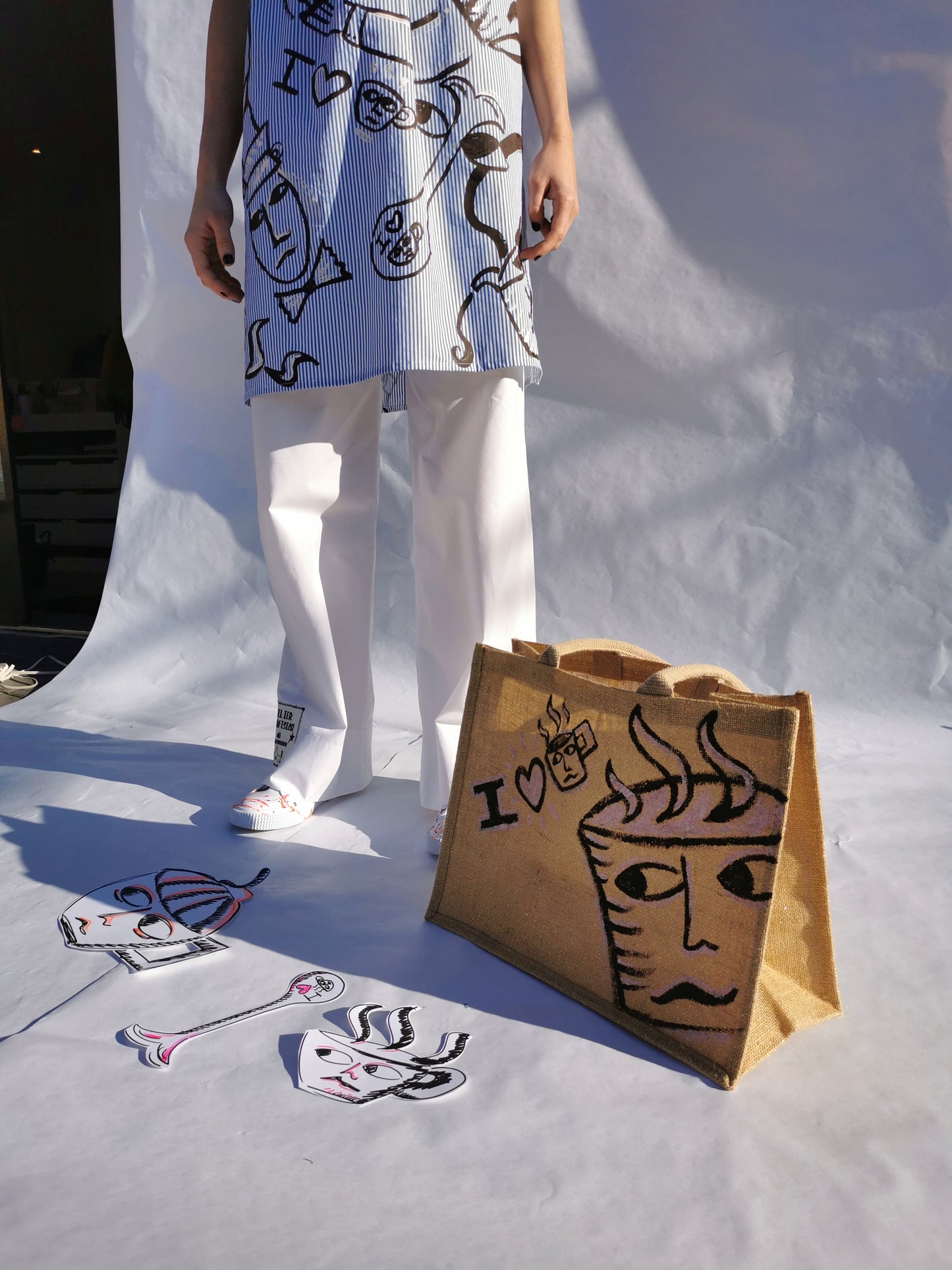 Shopper in Juta shimmer dipinta a mano