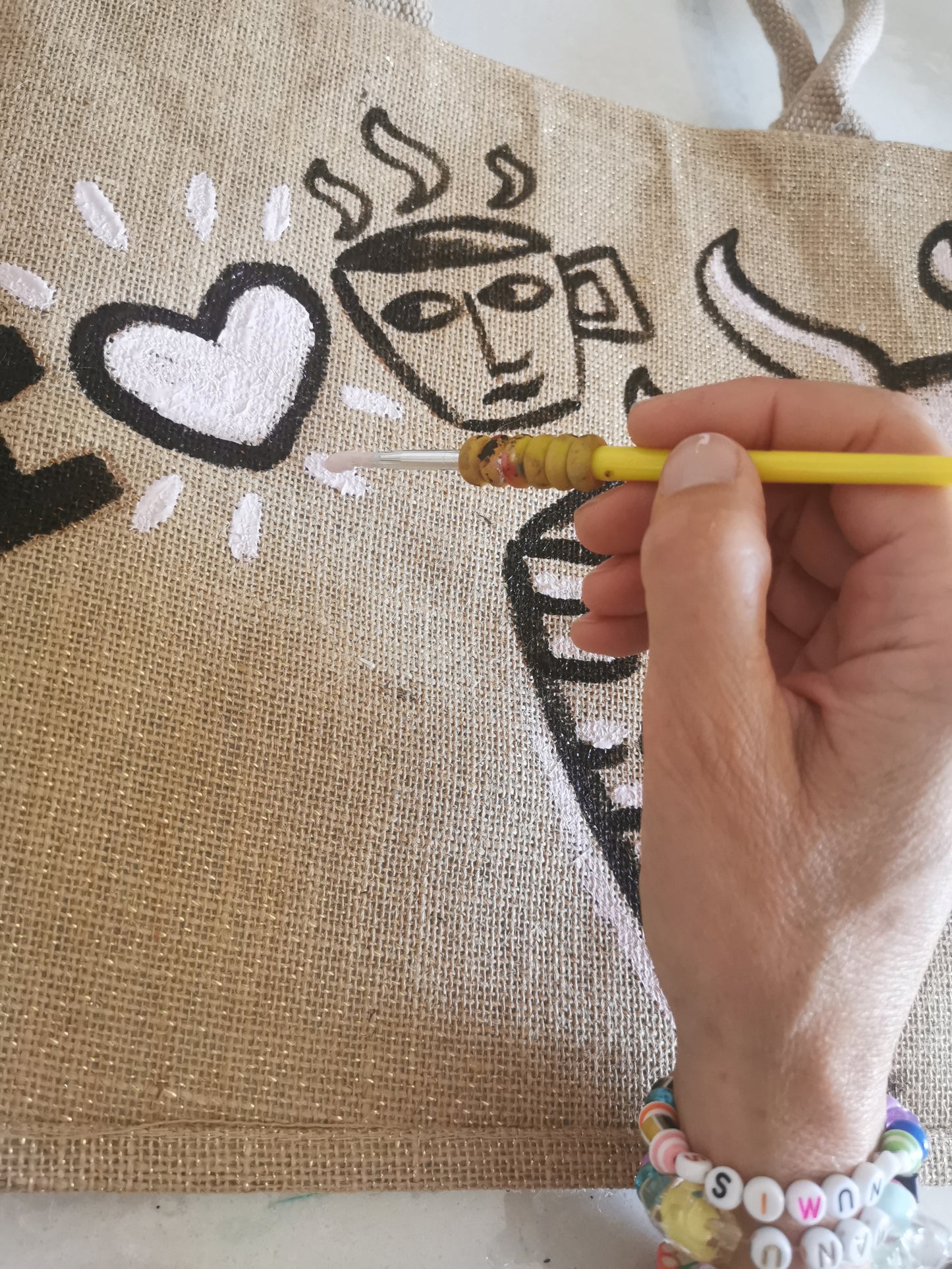 Shopper in Juta shimmer dipinta a mano